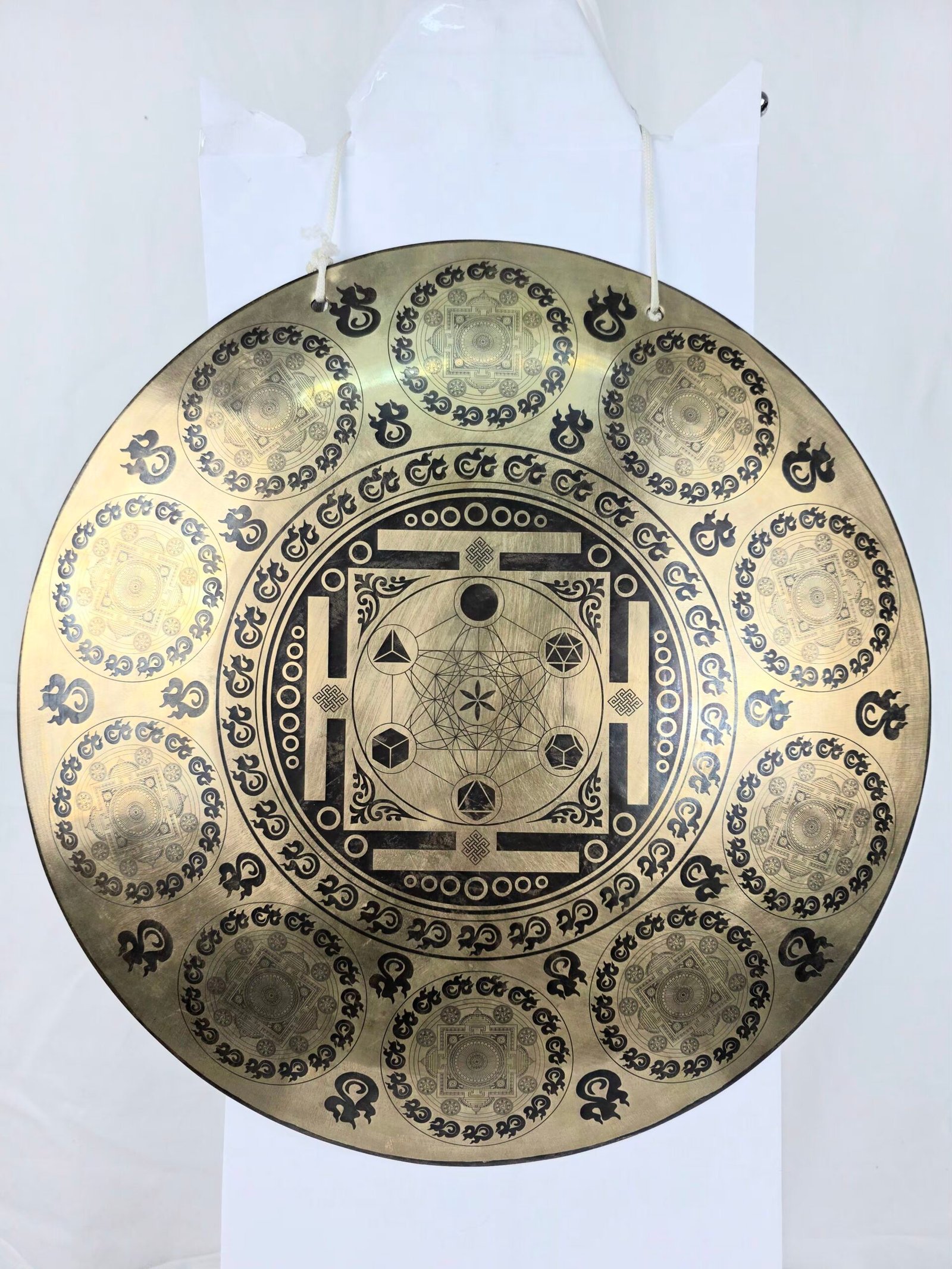Gong de Viento Tibetano Tallado a Mano – Instrumento de Bronce para Sanación Sonora, Yoga y Meditación Zen