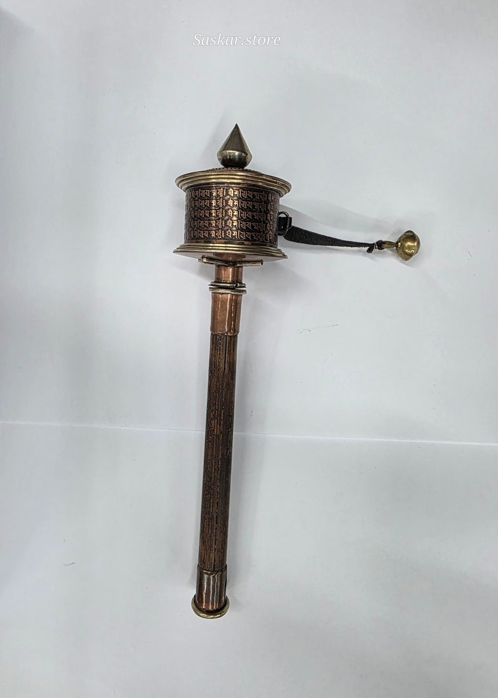 Rueda de Oración Tibetana Artesanal – Hecha a Mano en Nepal