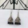 Pendientes Jhumka Étnicos en Plata Oxidada con Cuentas Negras